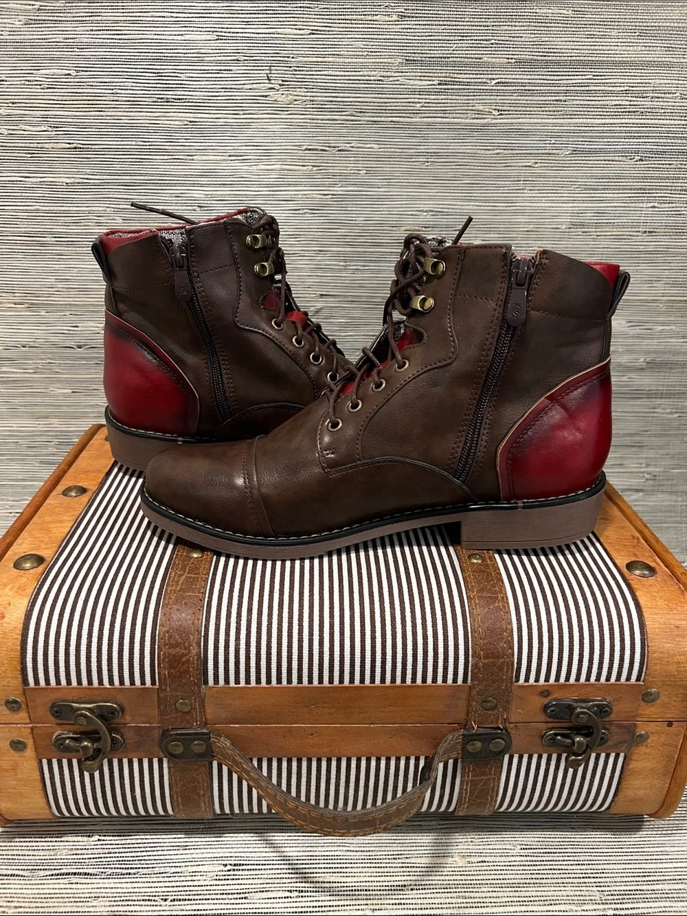 Source Unknown Men's Dark Brown Leather Lace-Up Boots with Red Accents